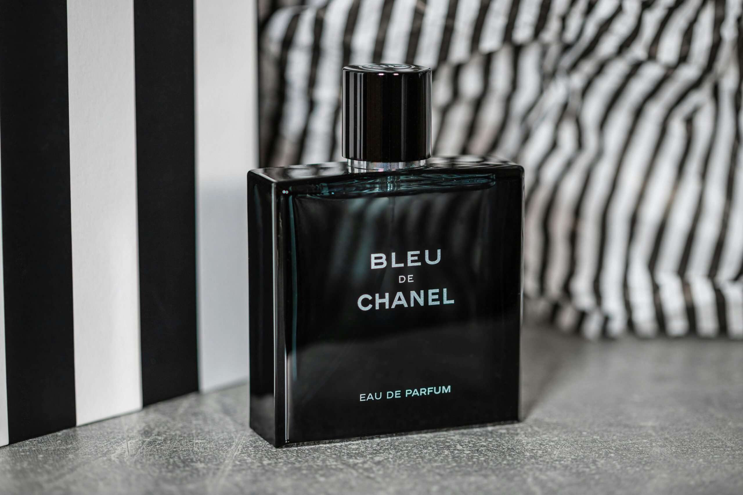 bleu de chanel EDP striped background